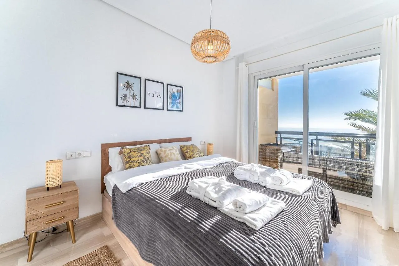 Superb Location Beachfront , 3 Bed With Terrace Fuengirola 0*,