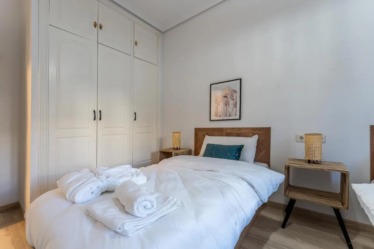 Superb Location Beachfront , 3 Bed With Terrace Fuengirola Apartamento